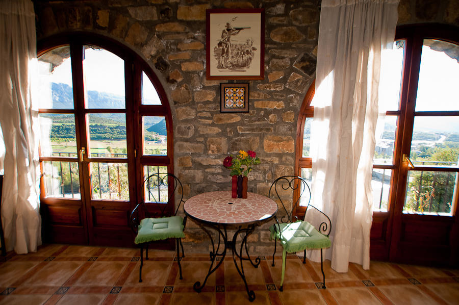 Hotel Villa Romanica Aínsa Exterior foto