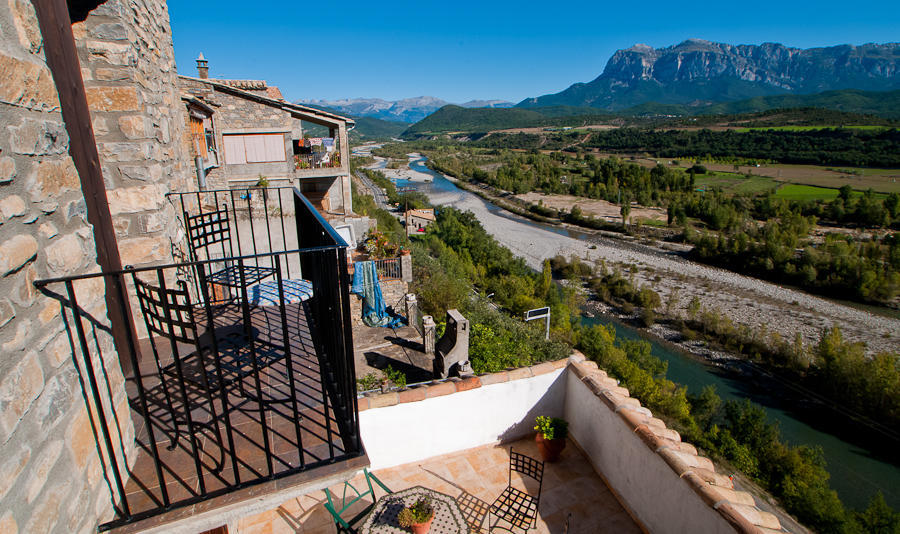 Hotel Villa Romanica Aínsa Exterior foto